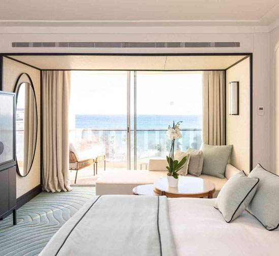 Room with view of the sea