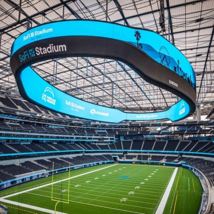 Interior del estadio de fútbol So-fi