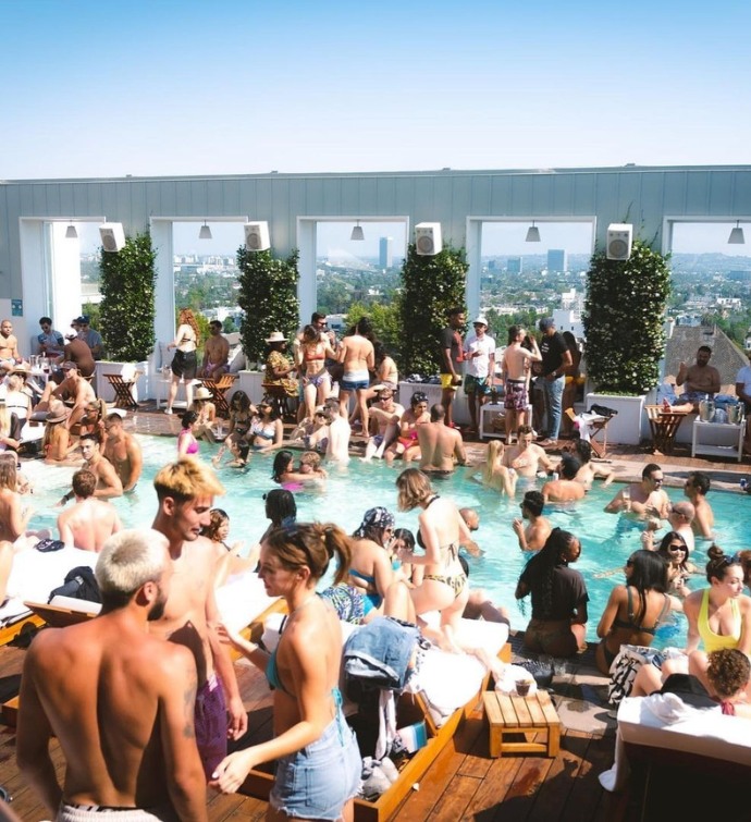 Fiesta en la piscina de Skybar Los Ángeles