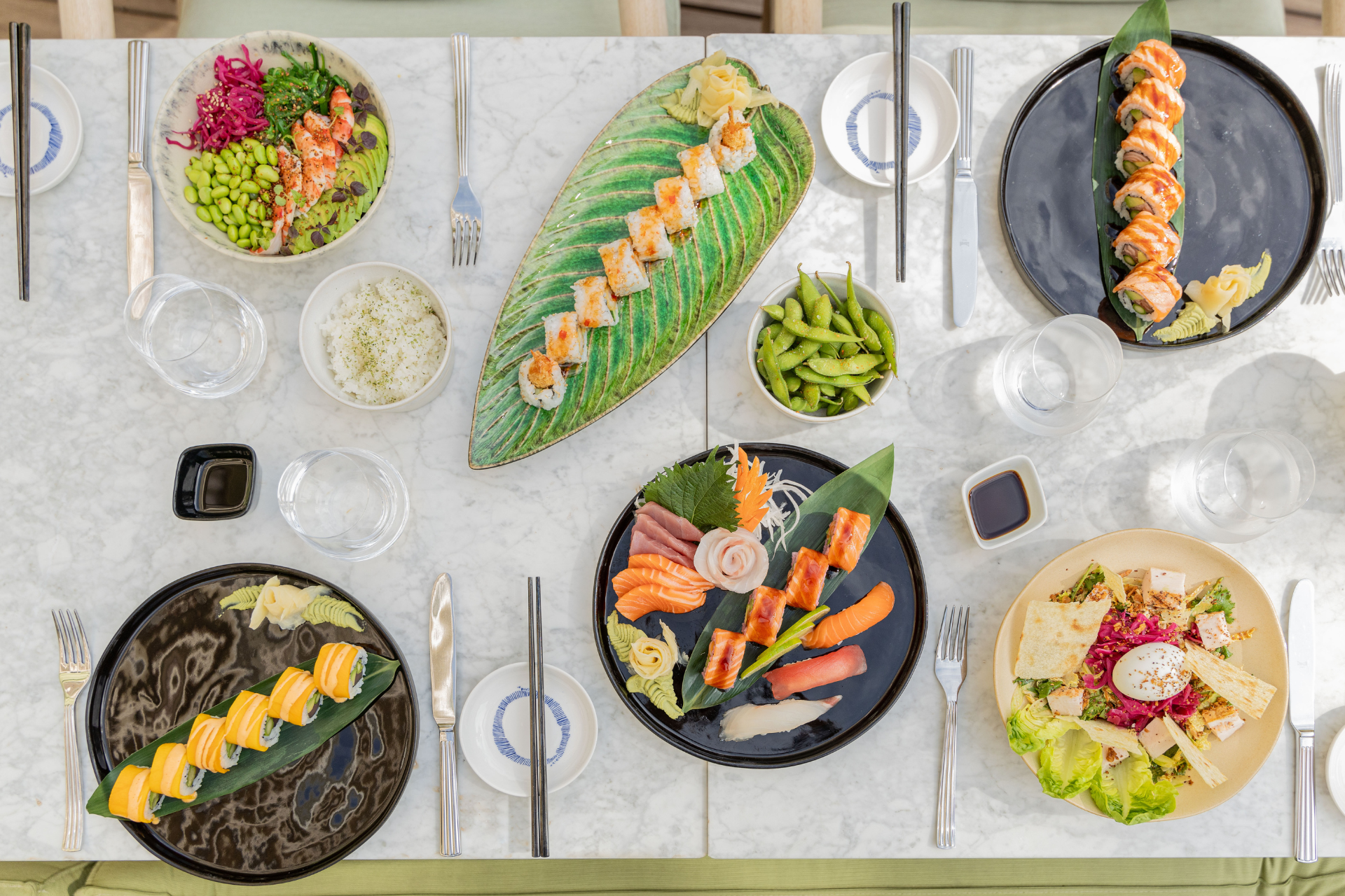 Table outside with sushis - Lunch Time