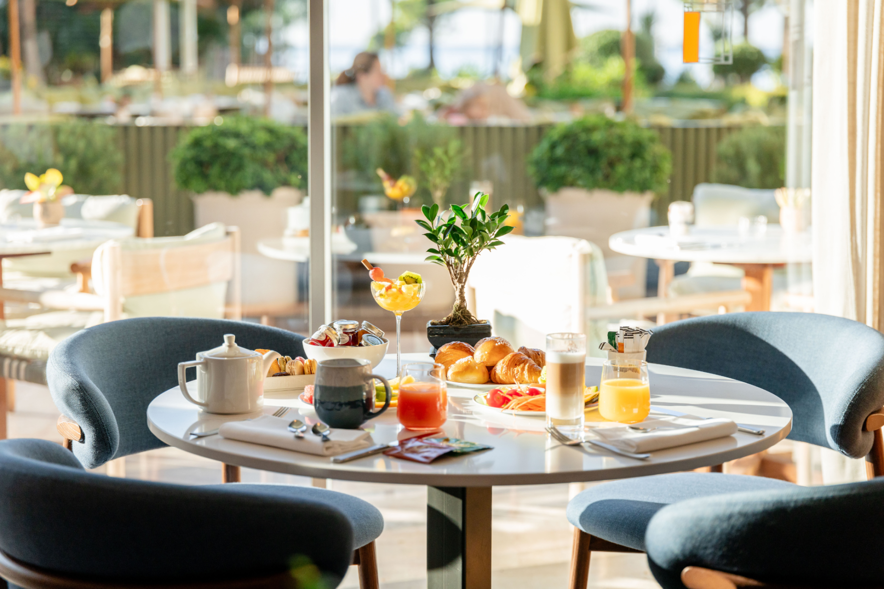 Petit-déjeuner - Mondrian Cannes