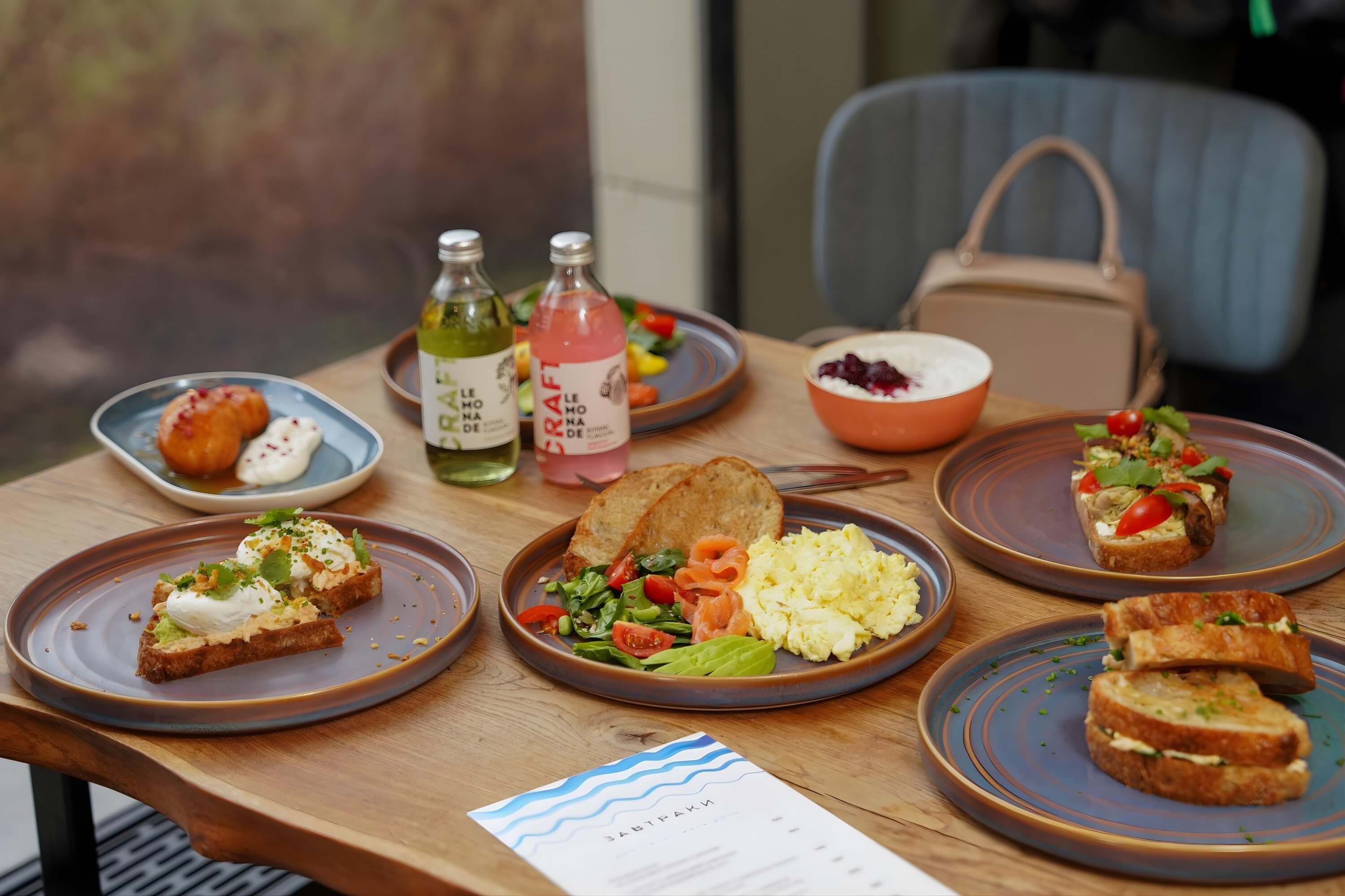 brunch, petit-déjeuner, cocktail, mondrian, Condesa, s'asseoir